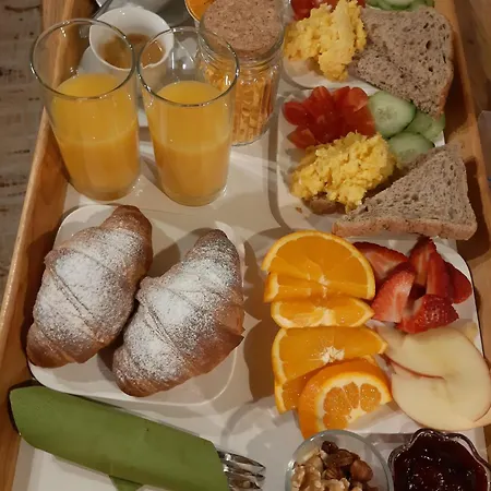 Nocleg ze śniadaniem La Corte Del Segrino 4*