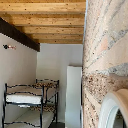 La Corte Del Segrino Bed & Breakfast