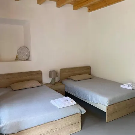 La Corte Del Segrino Bed & Breakfast *