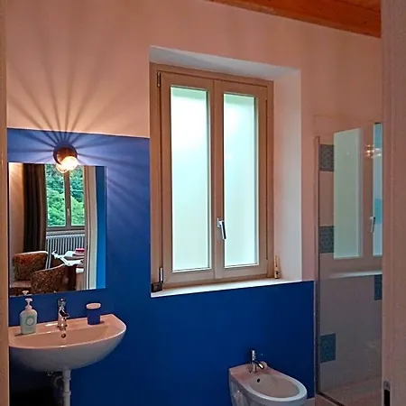 La Corte Del Segrino Bed & Breakfast 4*